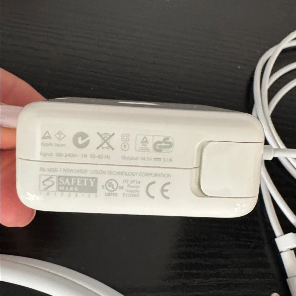 Apple MagSafe power charging adapter for MacBook pro laptops